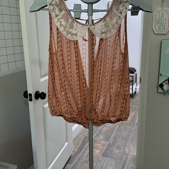 Forever 21 Pink and White Cropped Embellished Blouse - Picture 2 of 8